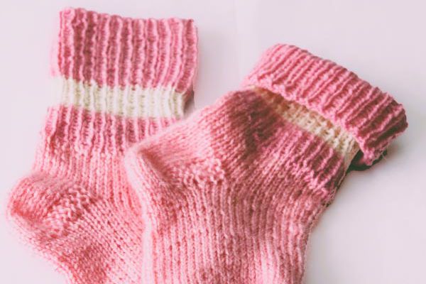 roza pletene nogavičke